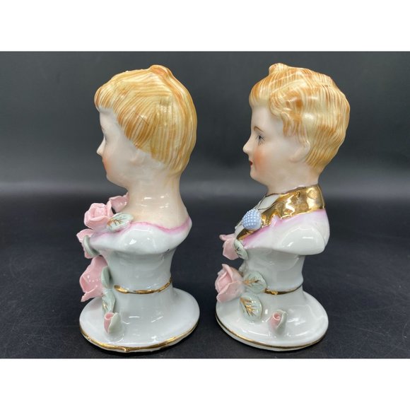 Vintage Ucagco Ceramics Bone China Victorian Couple Salt & Pepper Shakers - Picture 4 of 10